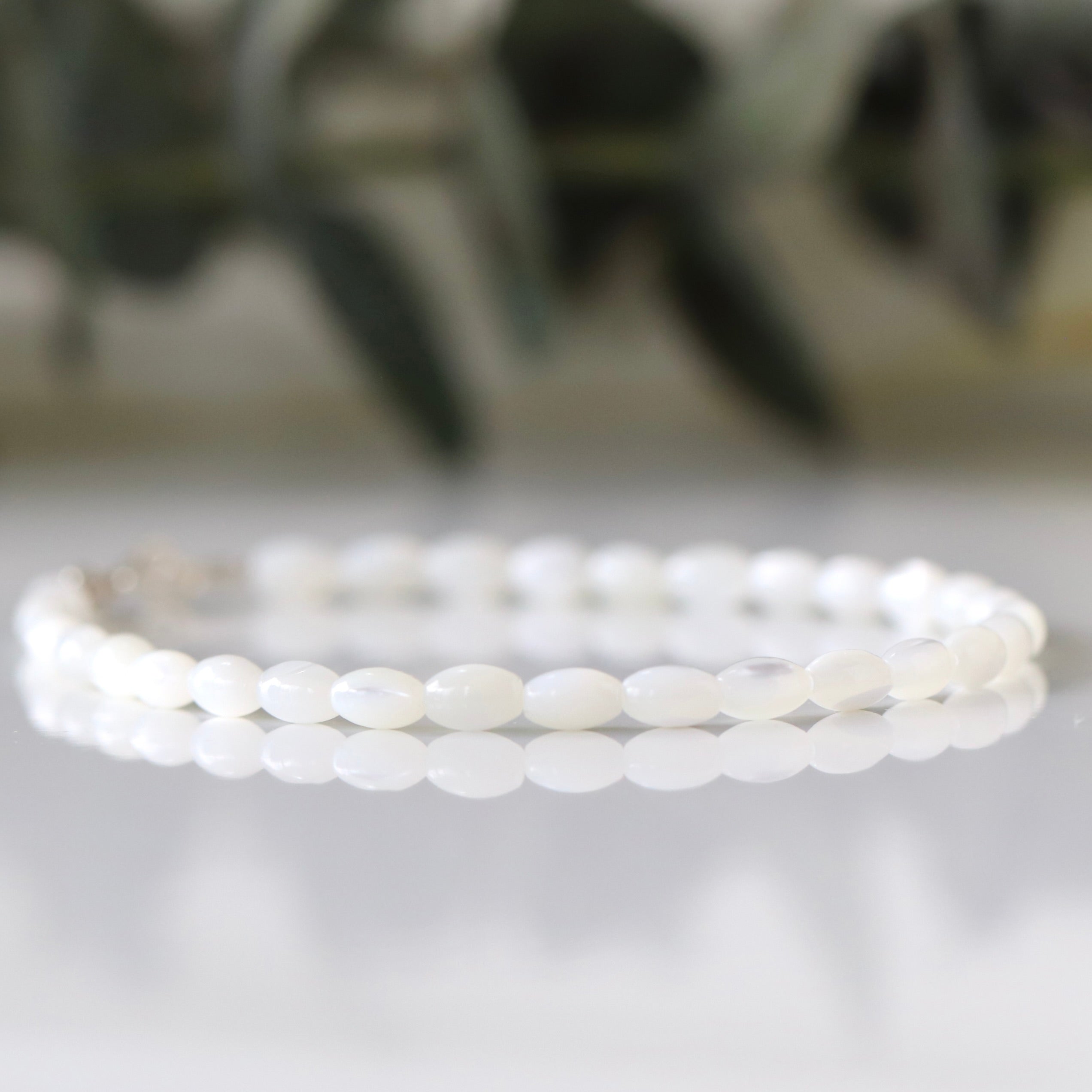 Elegant Mother of Pearl bracelet, minimalist design for refined handmade jewelry