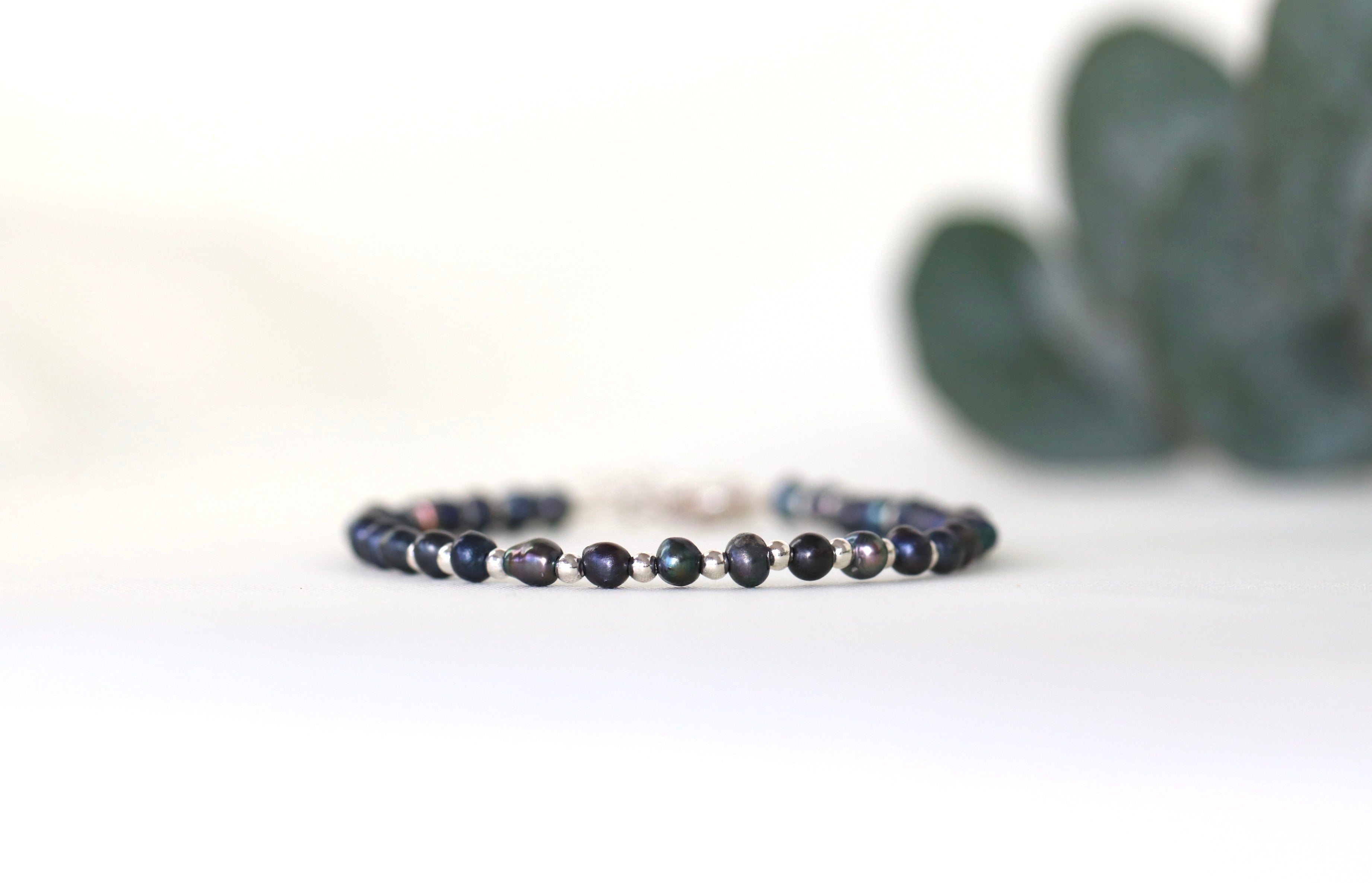 Tahitian Black Pearl bracelet with silver beads
